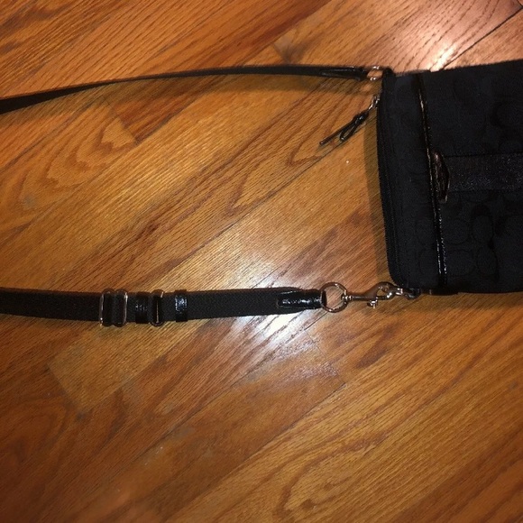 Black Coach Cross Body Bag - Picture 1 of 5